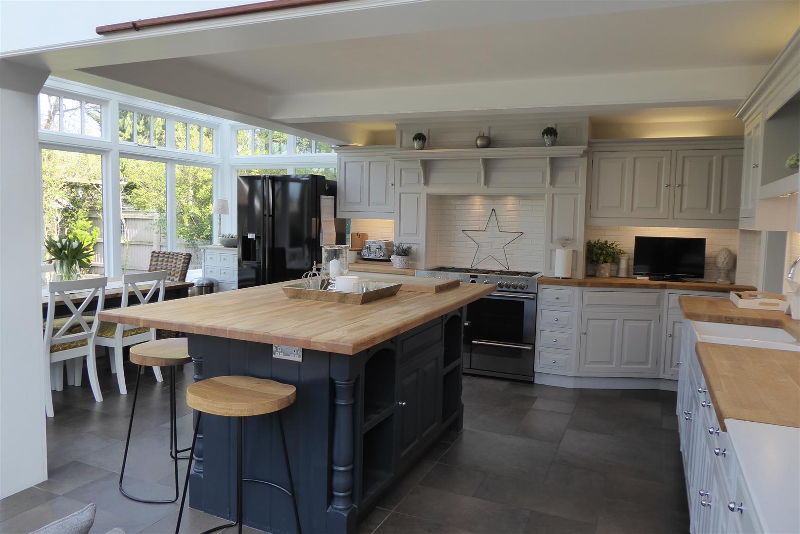 LIVING DINING KITCHEN